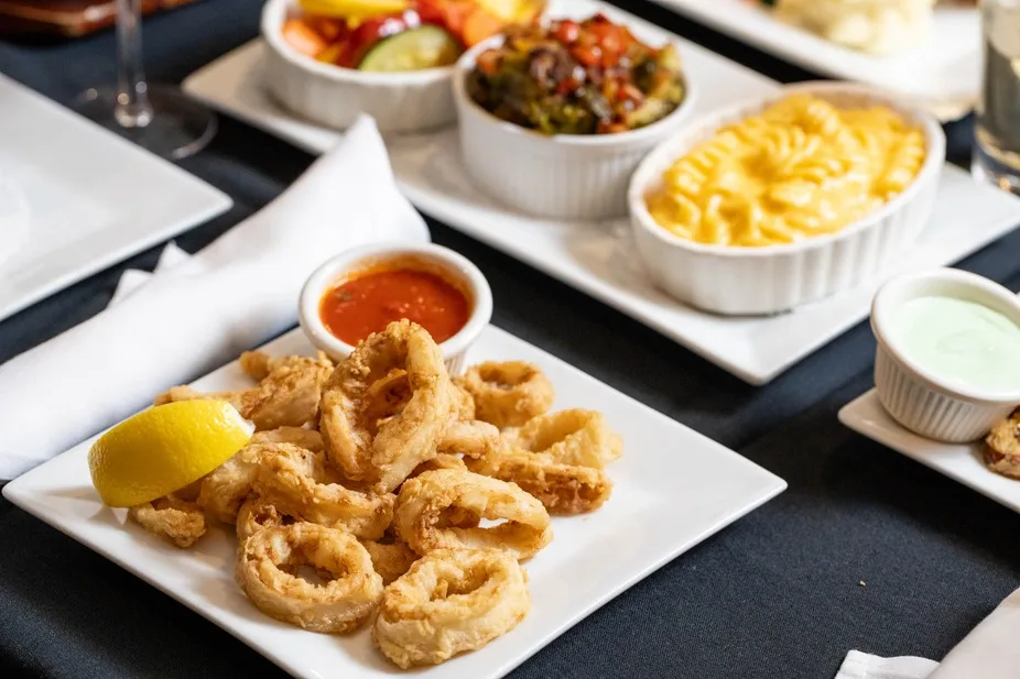 Calamari with steakhouse sides