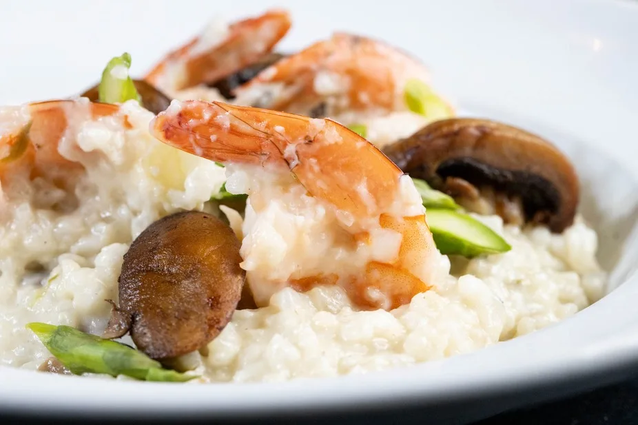 Shrimp risotto with asparagus