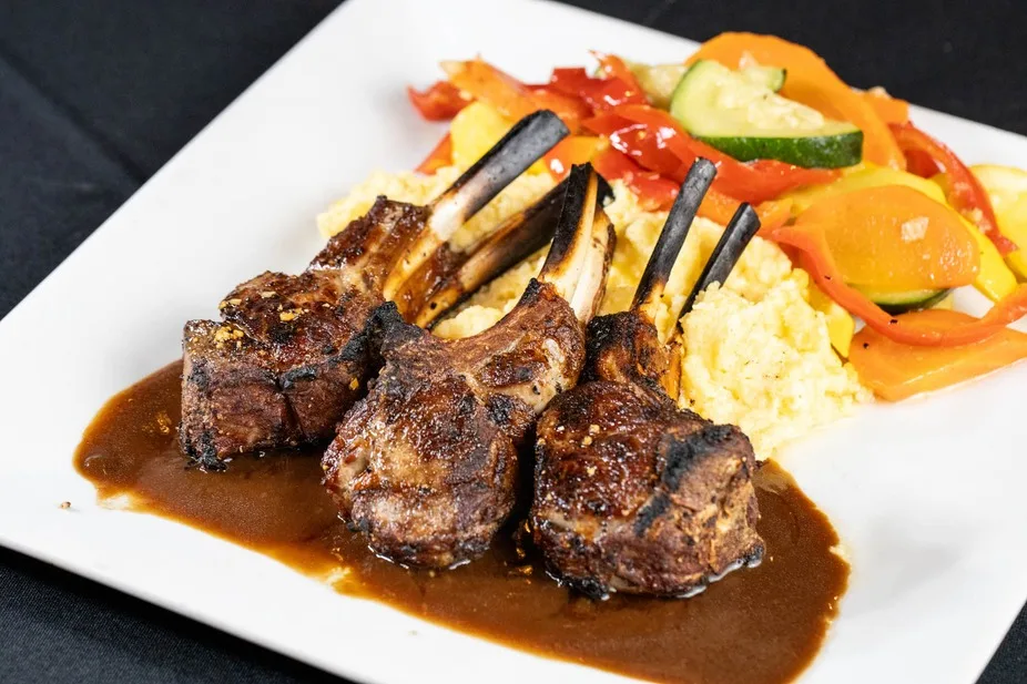 Lamb chops with polenta and vegetables